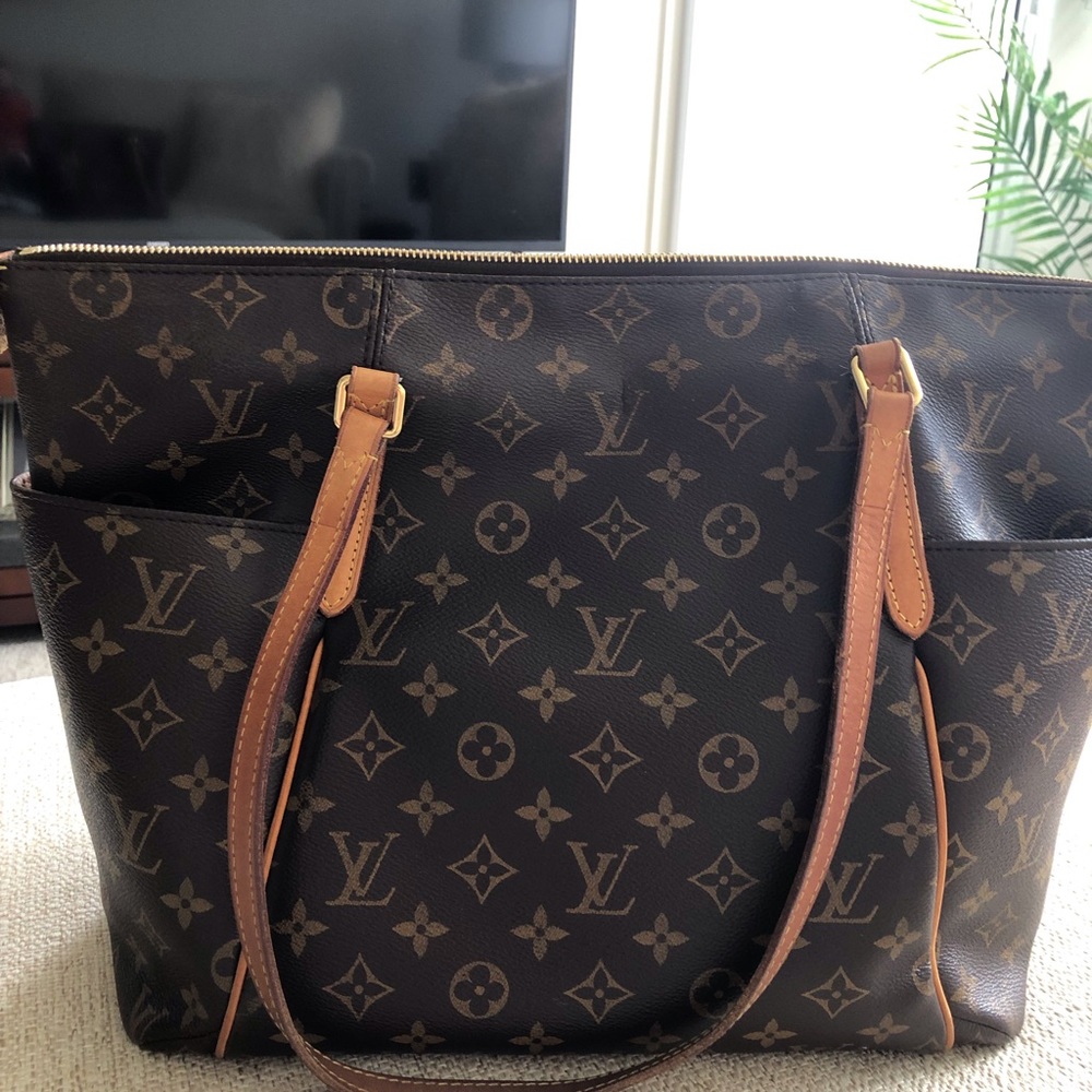 Lois Vuitton Totally MM Monogram